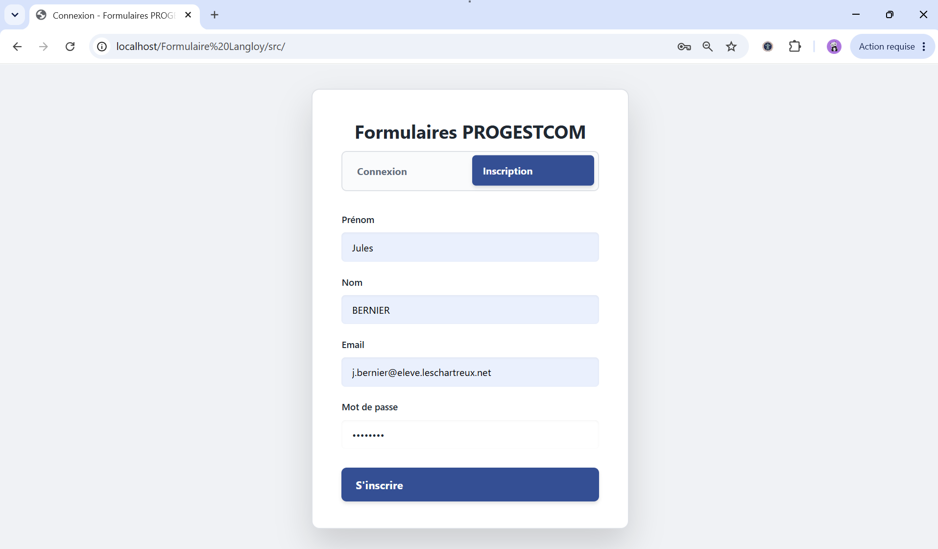 Page d'inscription : formulaire de création de compte (nom, prénom, e-mail, mot de passe) avec contrôle de saisie.